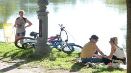 el verano ya se palpita en la plata con un jueves de casi 30°c el verano ya se palpita en la plata con un jueves de casi 30°c