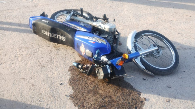 un motociclista de 30 anos termino en el hospital tras un fuerte accidente de transito