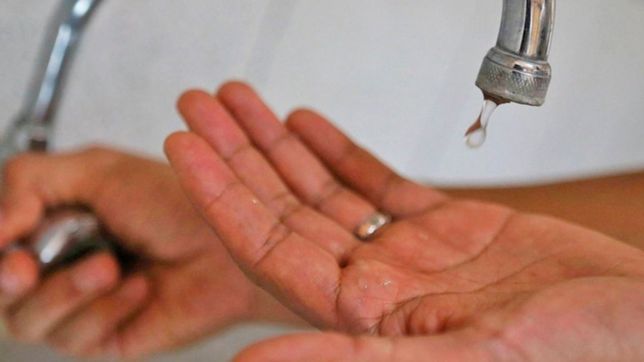 la municipalidad de la plata denuncia a absa por dejar sin agua a los vecinos en la cuarentena por coronavirus