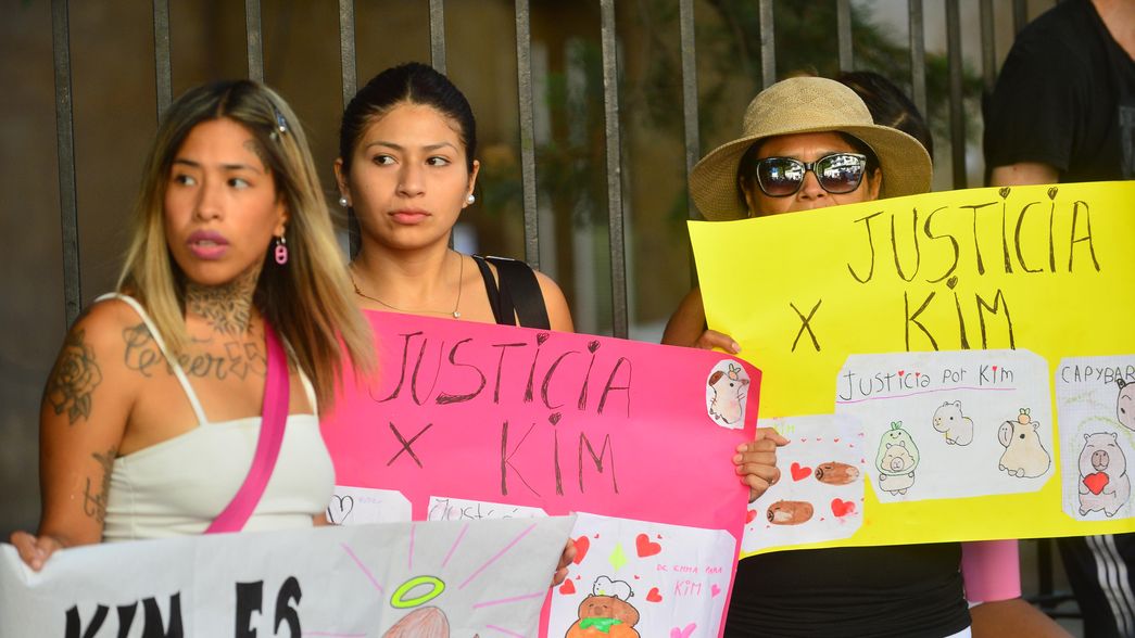 Una pericia en el auto beneficia a uno de los menores acusados por el crimen de Kim Gómez