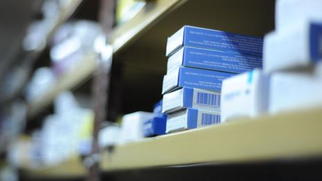La Provincia se prepara para lanzar una canasta básica de medicamentos