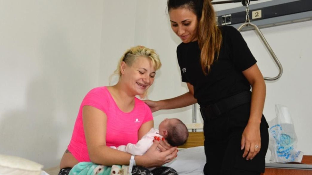 La primera beba de 2020 nació en La Plata y así vive en la cárcel junto a su mamá