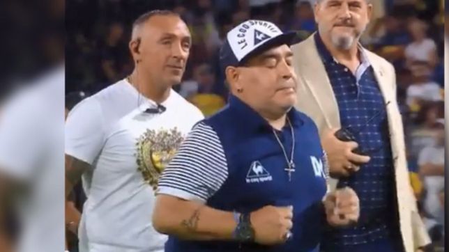 video: el polemico gesto de maradona burlandose de river y festejando el titulo de boca