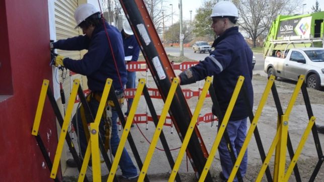 detectaron conexiones clandestinas de luz en varios comercios de la plata