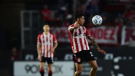 ¿donde tiene la cabeza enzo perez? ¿donde tiene la cabeza enzo perez?