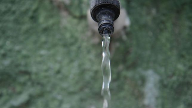 piden hacer un uso solidario del agua ante el calor del verano que se viene en la plata