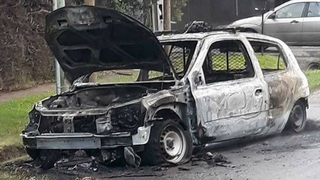 lo golpearon, le incendiaron el auto y escaparon: salvaje ataque en city bell
