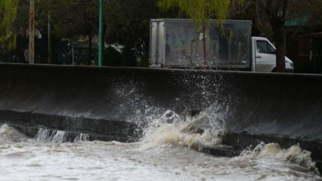 un pescador de la plata cayo al rio y murio ahogado