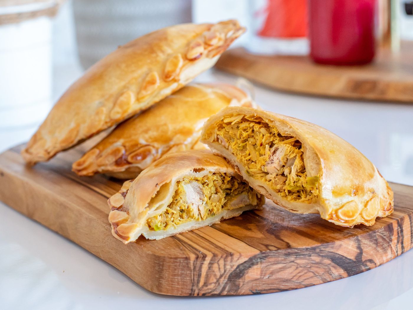 iStock-1437638745-Empanadas-de-pollo-scaled