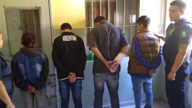 pidieron un vaso de agua en una financiera de la plata y la saquearon