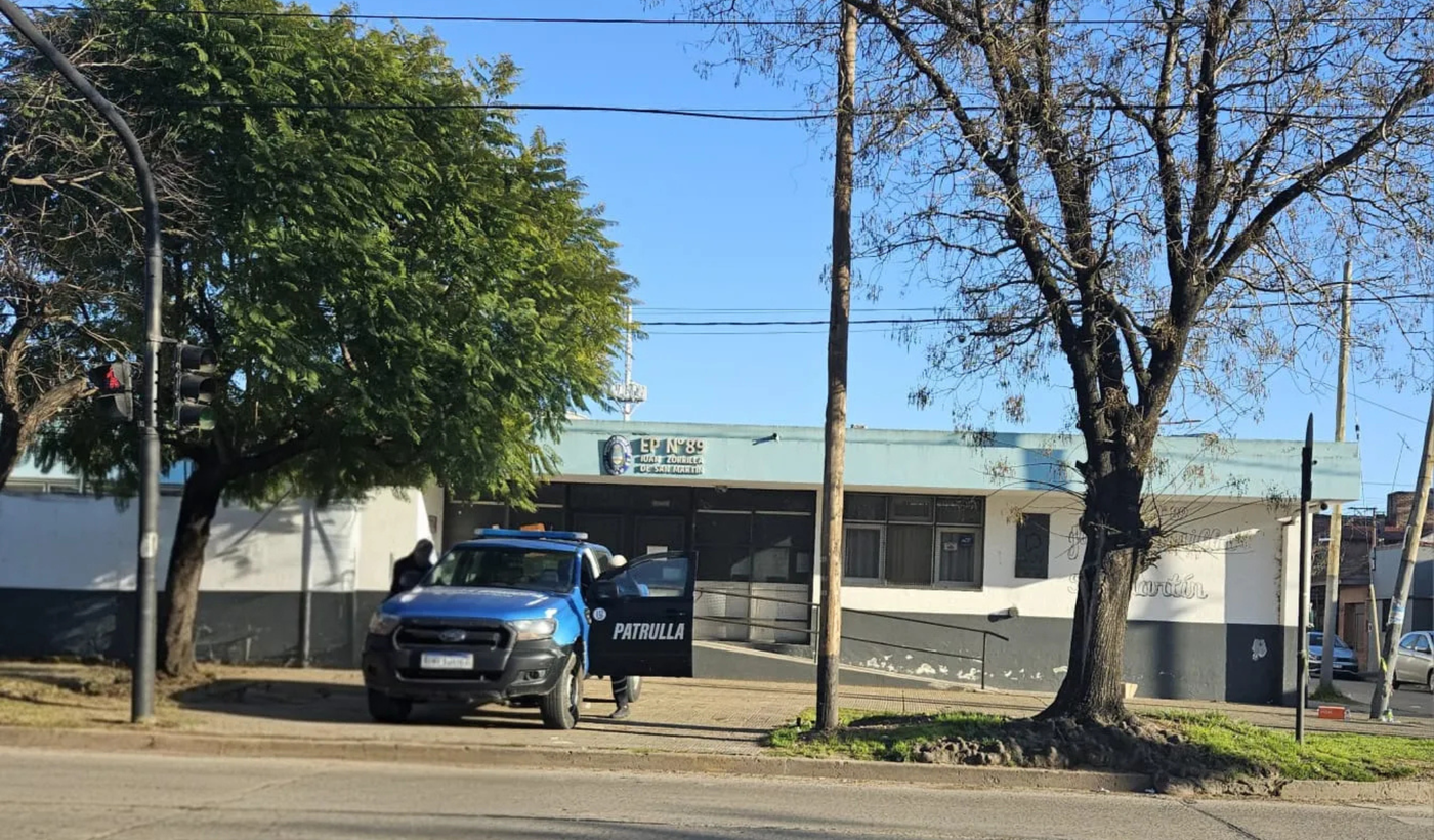 Robo escuela 89 de Ringuelet