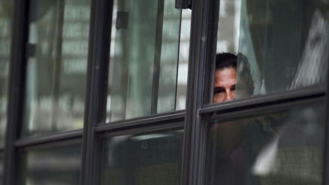 ya comenzaron a limitar el transporte publico: solo pueden usarlo trabajadores esenciales