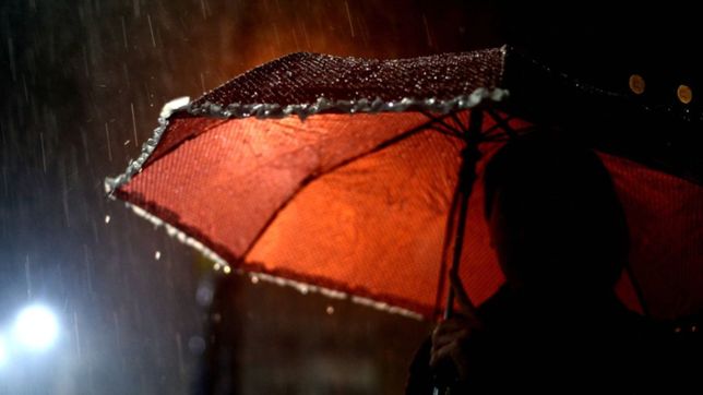 ¿a que hora llegan las tormentas y empezaria a llover en la plata?