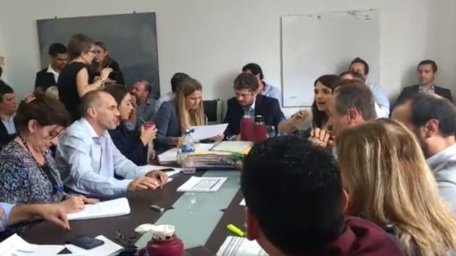 video: gritos y confusion en el concejo deliberante por el listado de proveedores