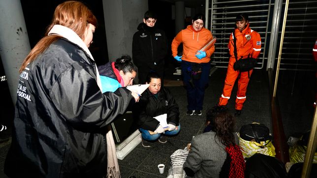 en medio de la ola de frio, refuerzan en la plata la asistencia para personas en situacion de calle