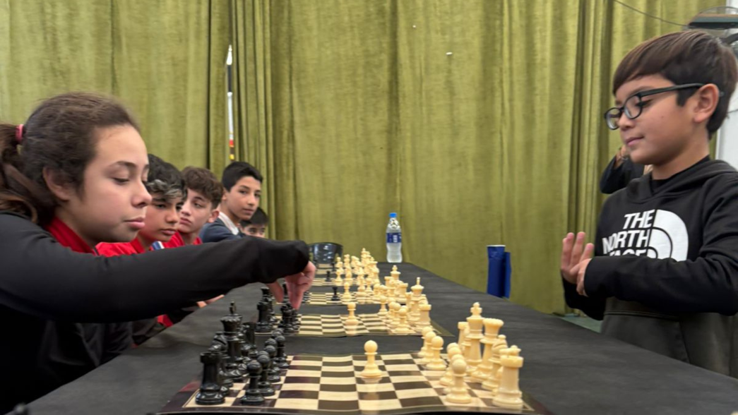 De la mano de Thiago Chocala, una secundaria de Florencio Varela vivió una jornada única de ajedrez educativo