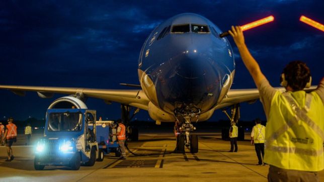 argentina enviara tres vuelos a china para traer un millon de vacunas sinopharm