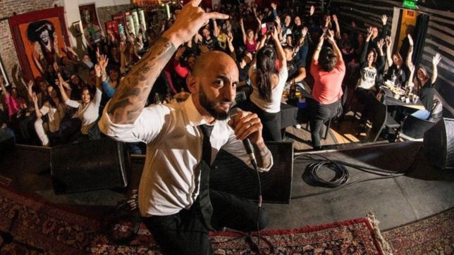 el pela gonzalo romero presenta basta de amores de mierda en weizen haus