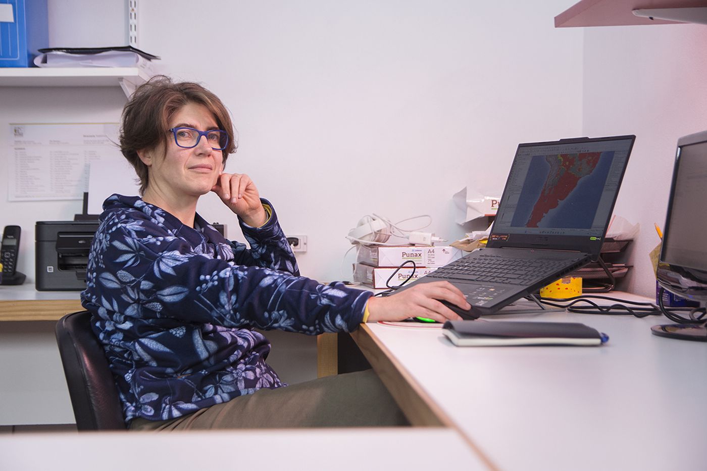 Ts thai laa pretty lady with a nice body and demeanor.