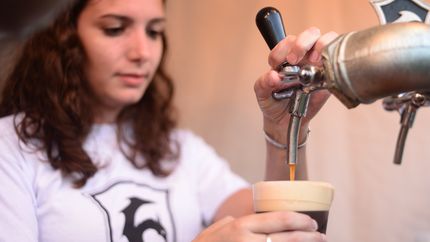 Cerveza, tatuajes y humor: ¿qué hacer este finde largo en La Plata?