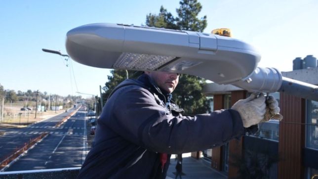 arranco la reposicion de 3.000 luces led en distintos barrios de la plata