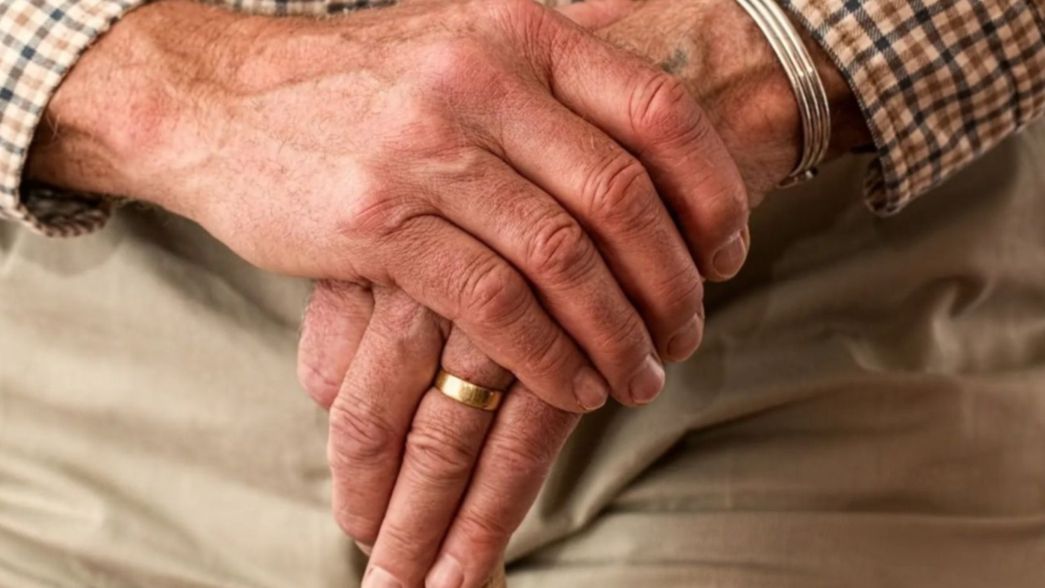 El robo a dos abuelos platenses y la indignante frase del ladrón: La plata no me alcanza