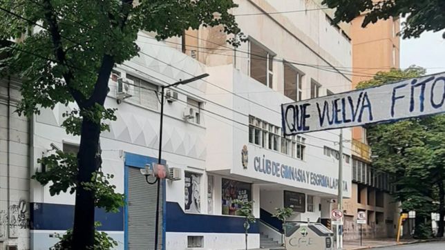 en gimnasia piensan en fito: aparecio un pasacalle pidiendo por la vuelta de rinaudo