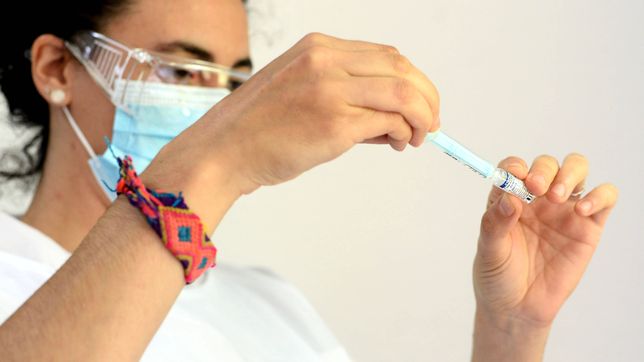 provincia recomendo aplicarse los refuerzos contra el covid-19 por la circulacion de la nueva variante