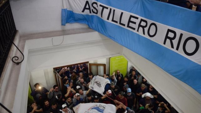 tras la toma en economia, la comision de familiares del astillero pide reunirse con vidal