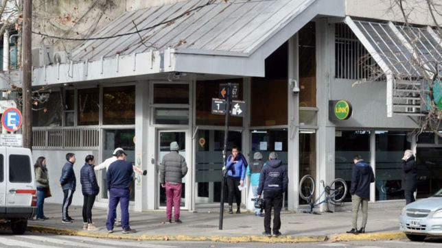 nos tiraron al piso: el relato en primera persona del robo fallido al banco provincia