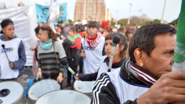 la municipalidad denuncio a los cooperativistas que cortan calle 12 y los acusa de extorsion