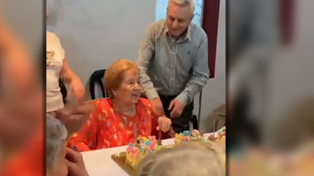 una abuela fanatica del pincha cumplio 100 anos y recibio el saludo de su maximo idolo