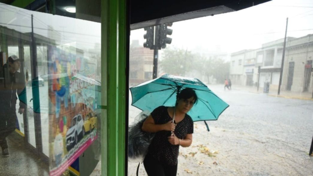 ¿Hasta cuándo seguirá la tormenta y el alerta naranja por las intensas lluvias?