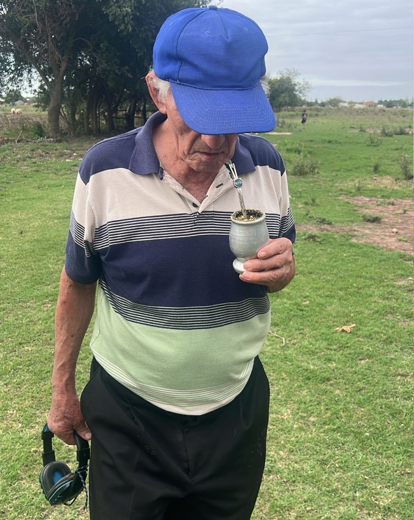 "Feliz y en el campo". As&iacute; encontraron a Sim&oacute;n Herrera, quien pas&oacute; varias horas perdido en La Plata