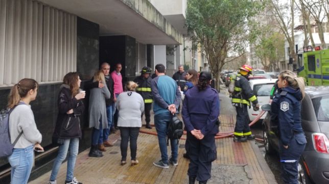 fuego, tension y evacuados en un edificio en pleno centro de la plata