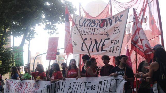 estudiantes de la unlp se movilizan al rectorado y haran un ruidazo en defensa de la educacion publica