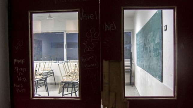 un gremio docente va al paro y algunas escuelas de la plata no daran clases por tres dias