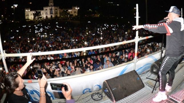 el polaco hizo delirar a cientos de platenses con un show organizado por la uocra la plata