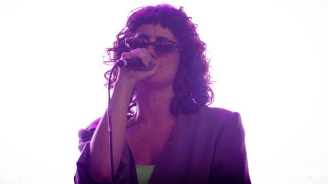 comienzan los side shows del festival capital, con marilina bertoldi y peces raros