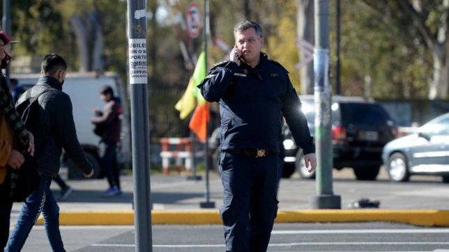 rumores de saqueo: garro y berni coordinaron el operativo para que los negocios reabrieran