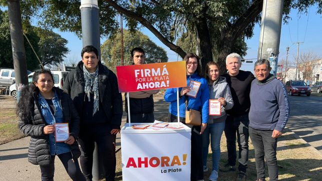 los radicales salen a la calle a pedir apoyo para la autonomia municipal