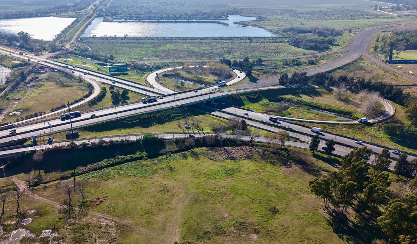 Autopista La Plata-Buenos Aires bajada en diagonal 74