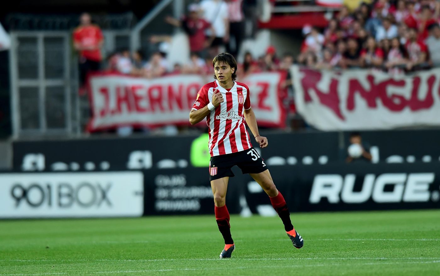 Estudiantes Defensa y Justicia Román Gómez.jpg