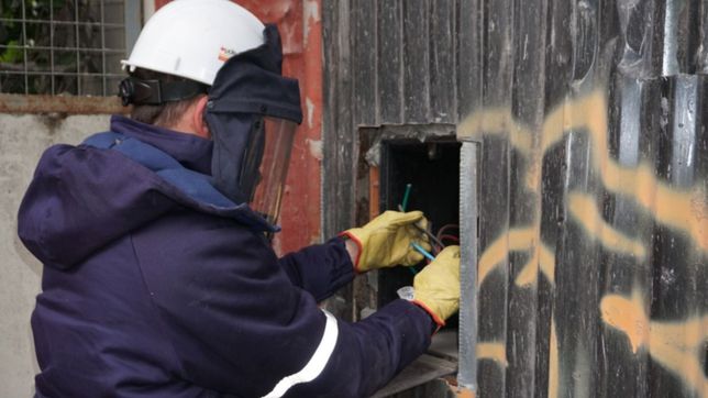 desarticulan un circuito de robo de energia que se ofrecia a traves de las redes sociales