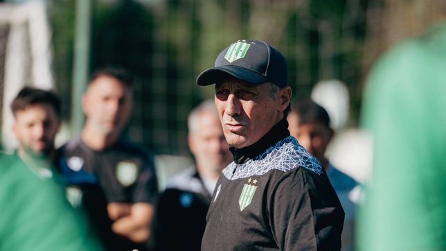 troglio debuto con victoria en banfield y complico al lobo con el descenso