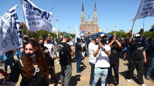 un sector de trabajadores municipales reclamo la reapertura de las paritarias