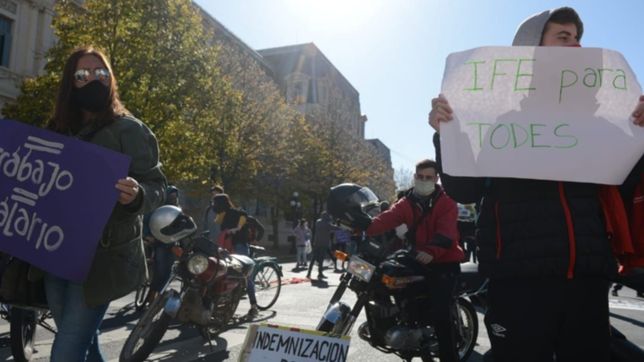 despedidos y precarizados durante la pandemia protestaron en 7 y 50