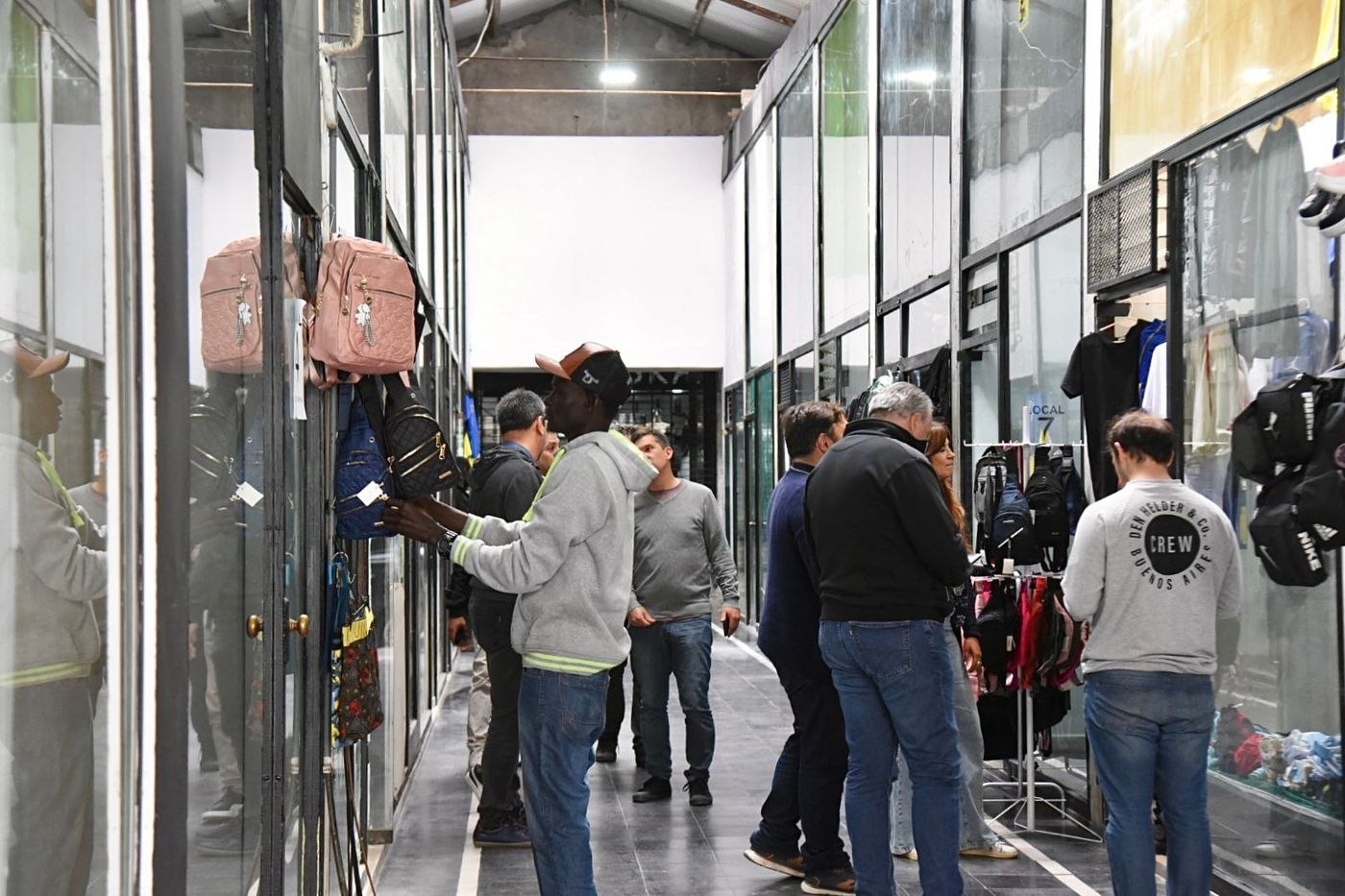 Paseo comercial vendedores galería.jpeg