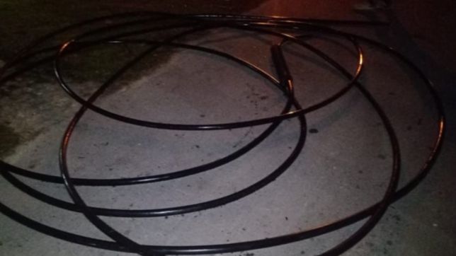 de norte a sur, dos barrios de la plata incomunicados por otro ataque de los robacables