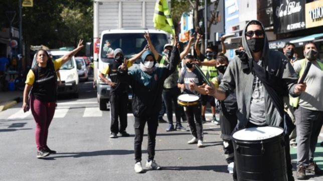 ciudad sitiada dia 8: cooperativistas denuncian que no les pagarian el sueldo de marzo